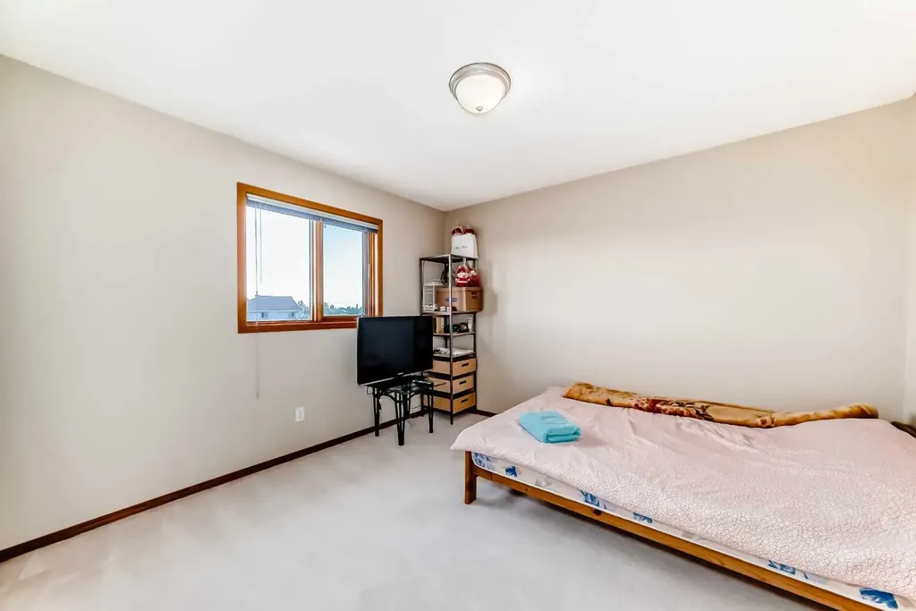 75 Hampstead Way NW Calgary AB T3A 6E5