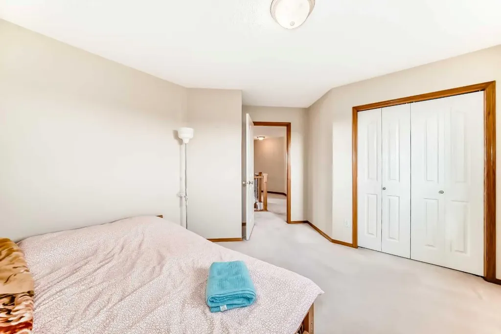 75 Hampstead Way NW Calgary AB T3A 6E5