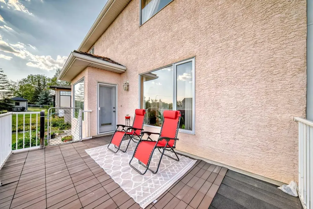 75 Hampstead Way NW Calgary AB T3A 6E5