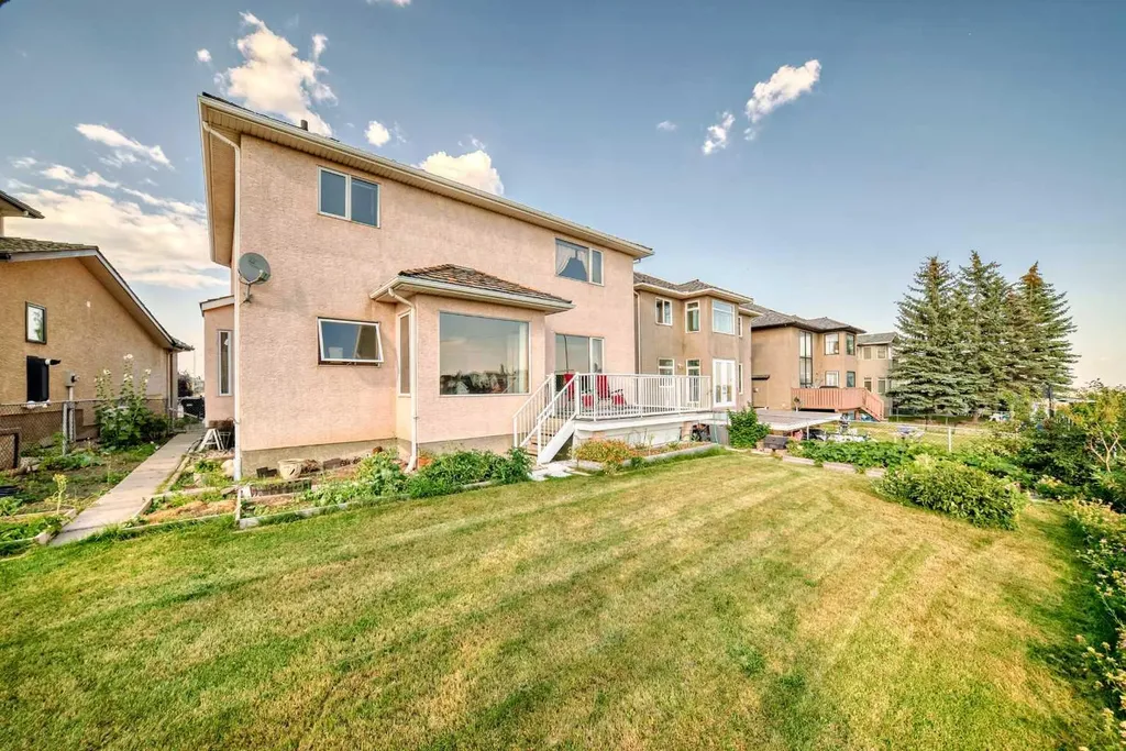 75 Hampstead Way NW Calgary AB T3A 6E5