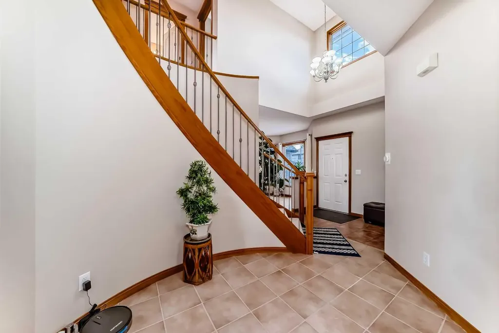 75 Hampstead Way NW Calgary AB T3A 6E5