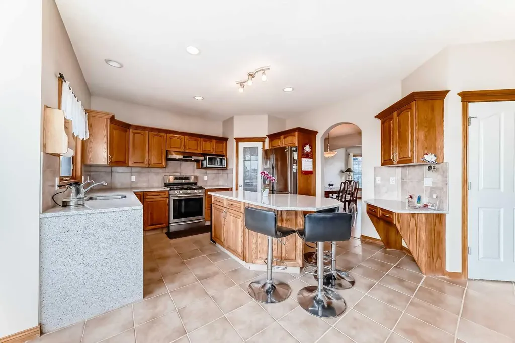 75 Hampstead Way NW Calgary AB T3A 6E5