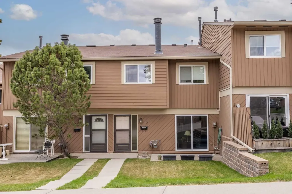 4940 39 Avenue SW Calgary AB T3E 6M7