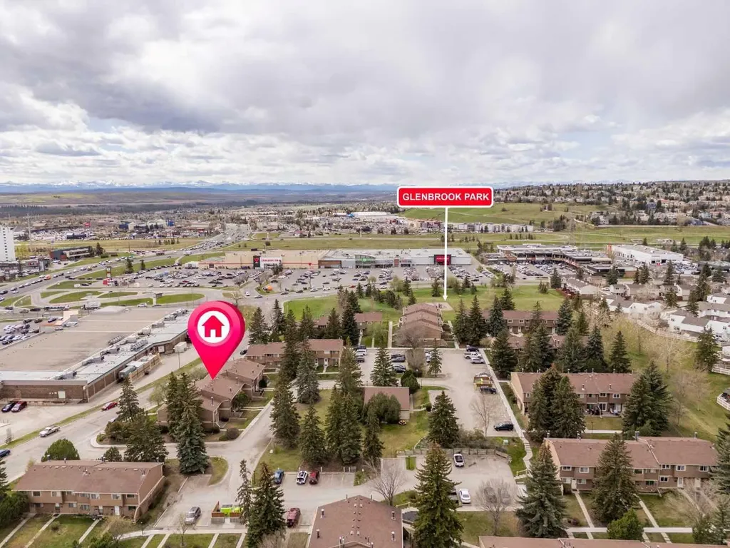 4940 39 Avenue SW Calgary AB T3E 6M7
