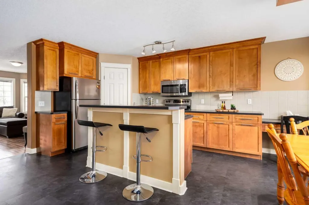 159 Cimarron Grove Crescent Okotoks AB T1S 2E3
