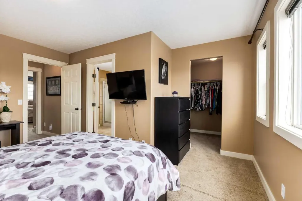 159 Cimarron Grove Crescent Okotoks AB T1S 2E3