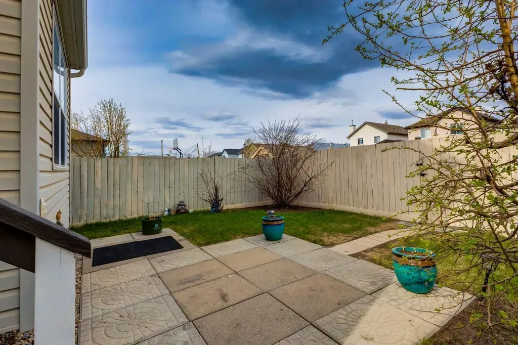 159 Cimarron Grove Crescent Okotoks AB T1S 2E3