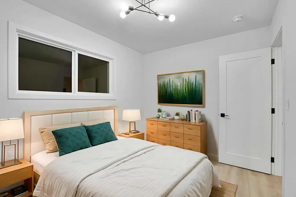 52 Franklin Drive SE Calgary AB T2H 0T9