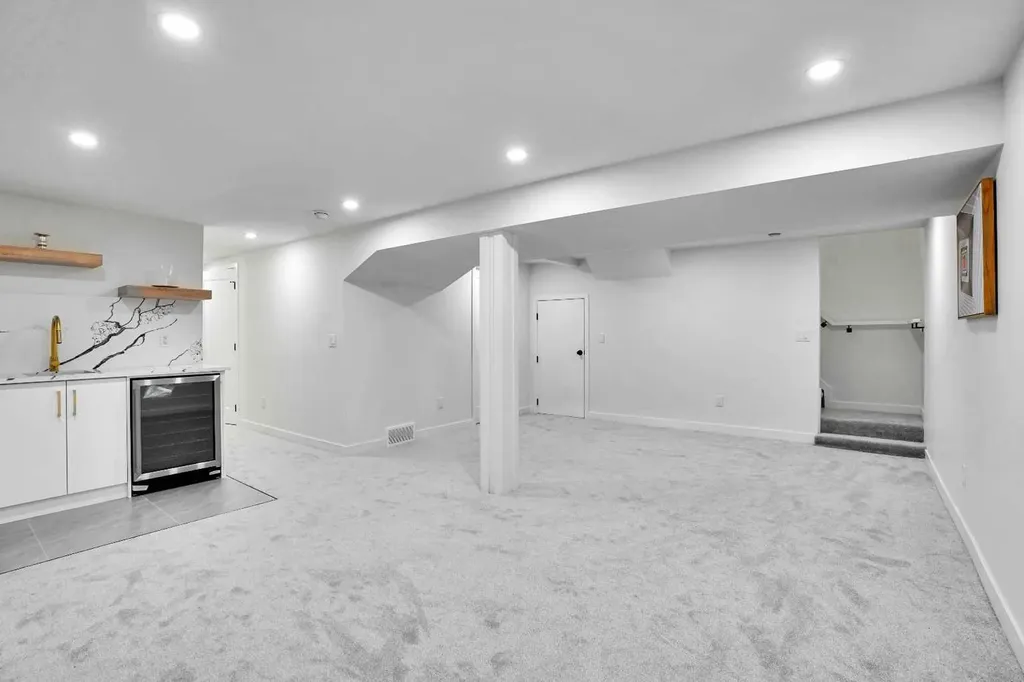 52 Franklin Drive SE Calgary AB T2H 0T9