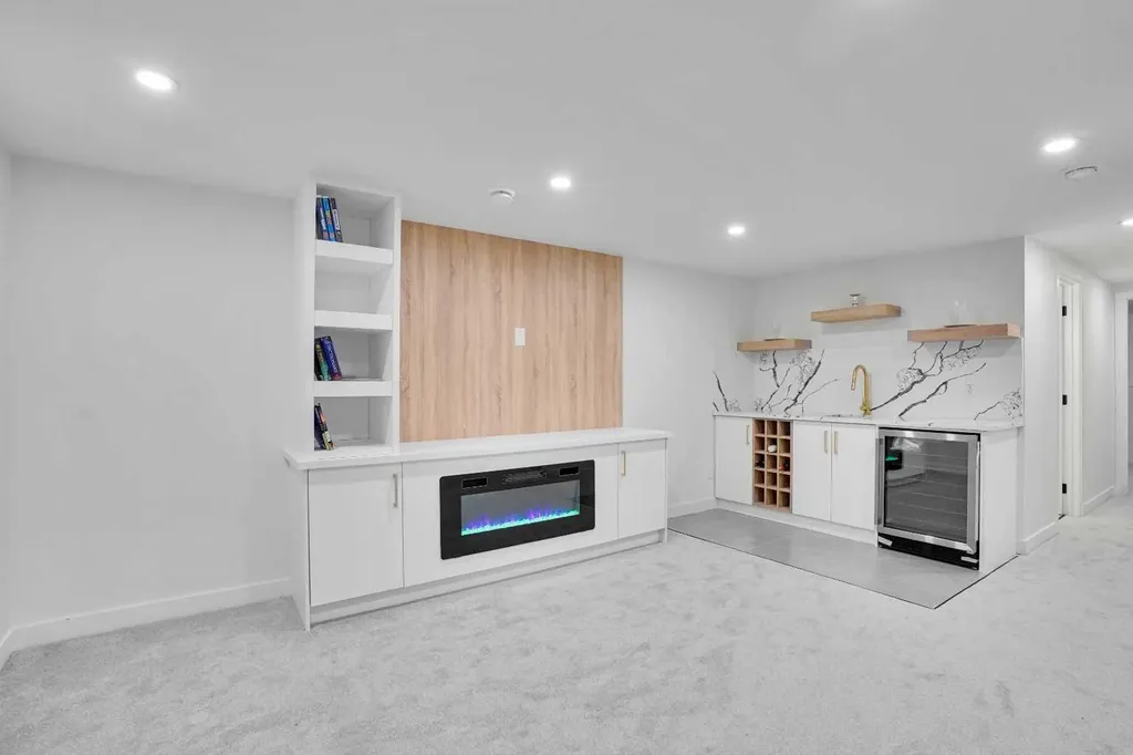 52 Franklin Drive SE Calgary AB T2H 0T9