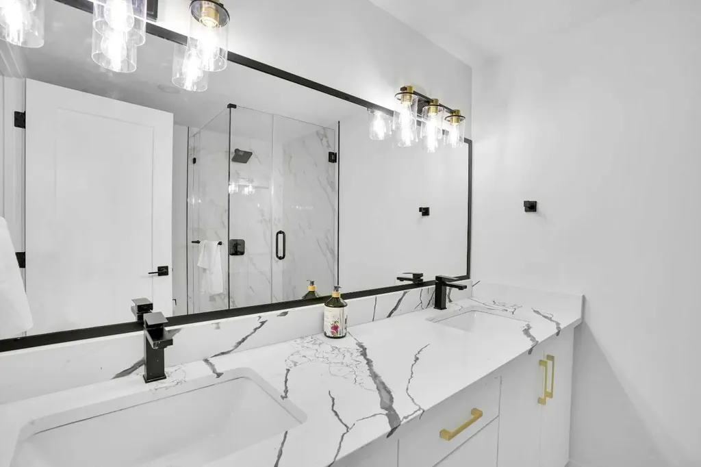 52 Franklin Drive SE Calgary AB T2H 0T9