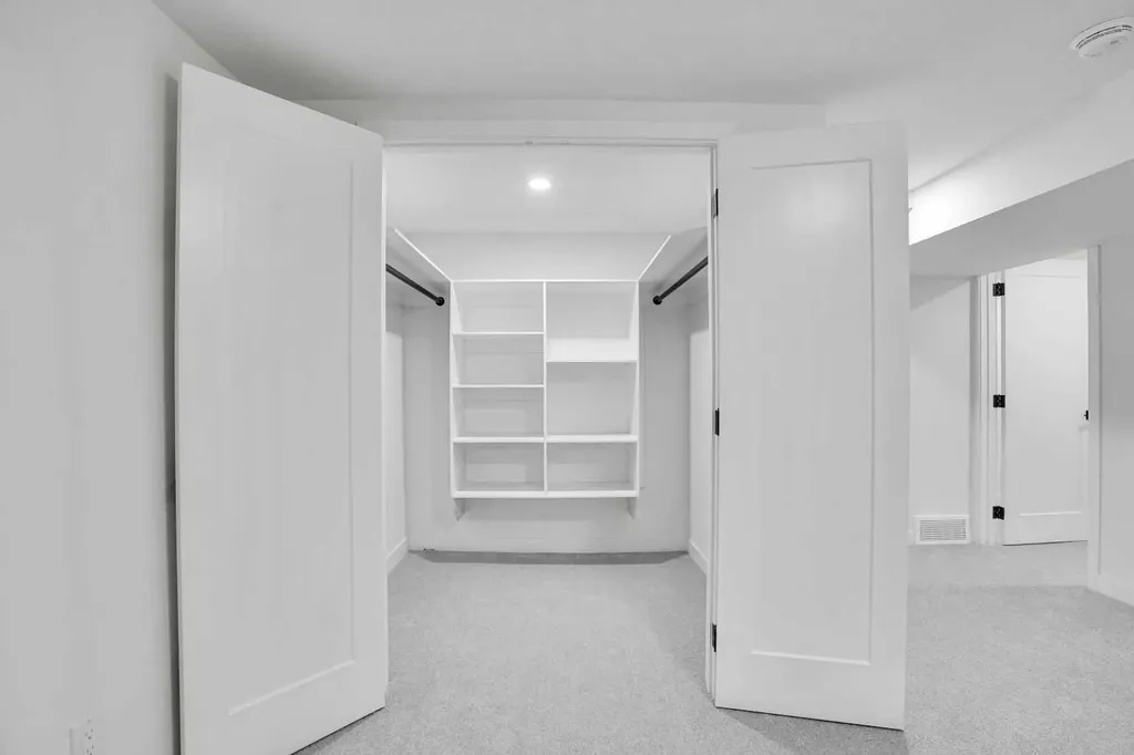 52 Franklin Drive SE Calgary AB T2H 0T9