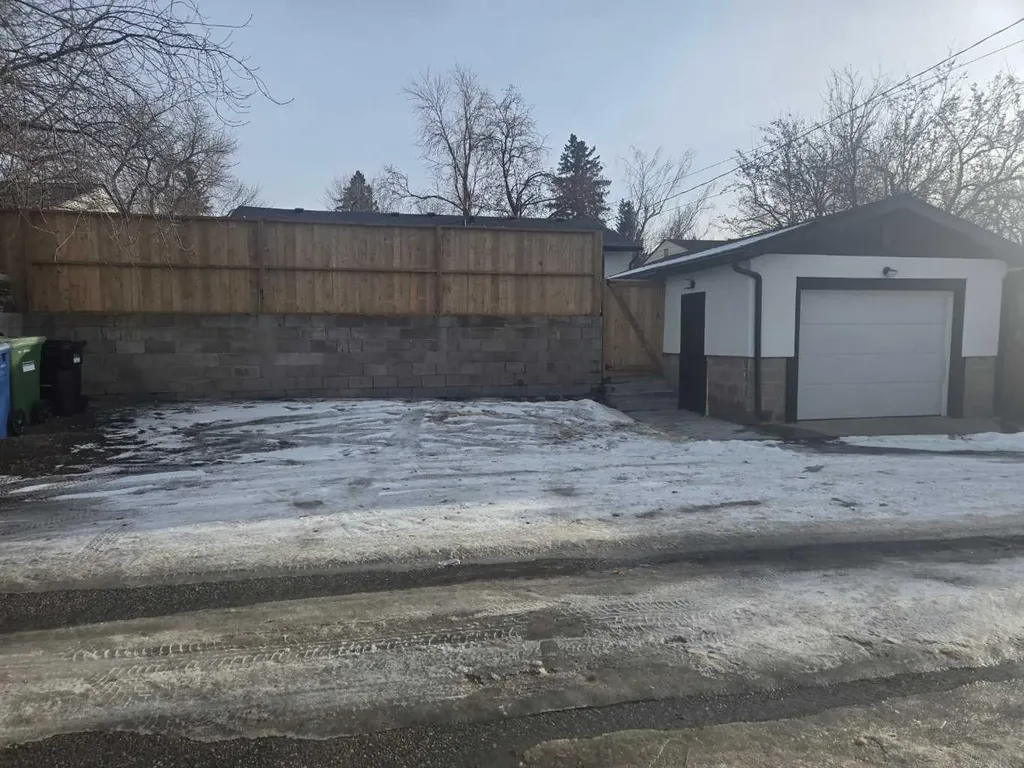 52 Franklin Drive SE Calgary AB T2H 0T9
