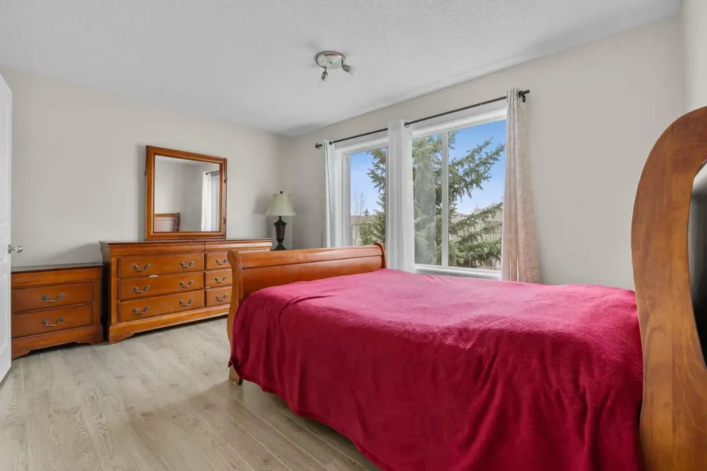27 Bridleridge View SW Calgary AB T2Y 0A7