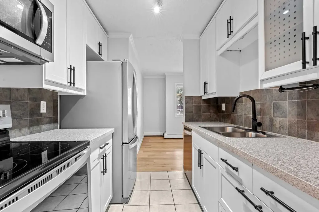 732 57 Avenue SW Calgary AB T2V0H4