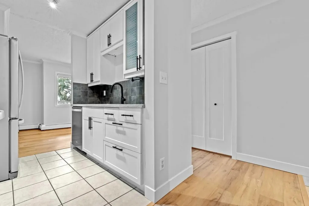732 57 Avenue SW Calgary AB T2V0H4