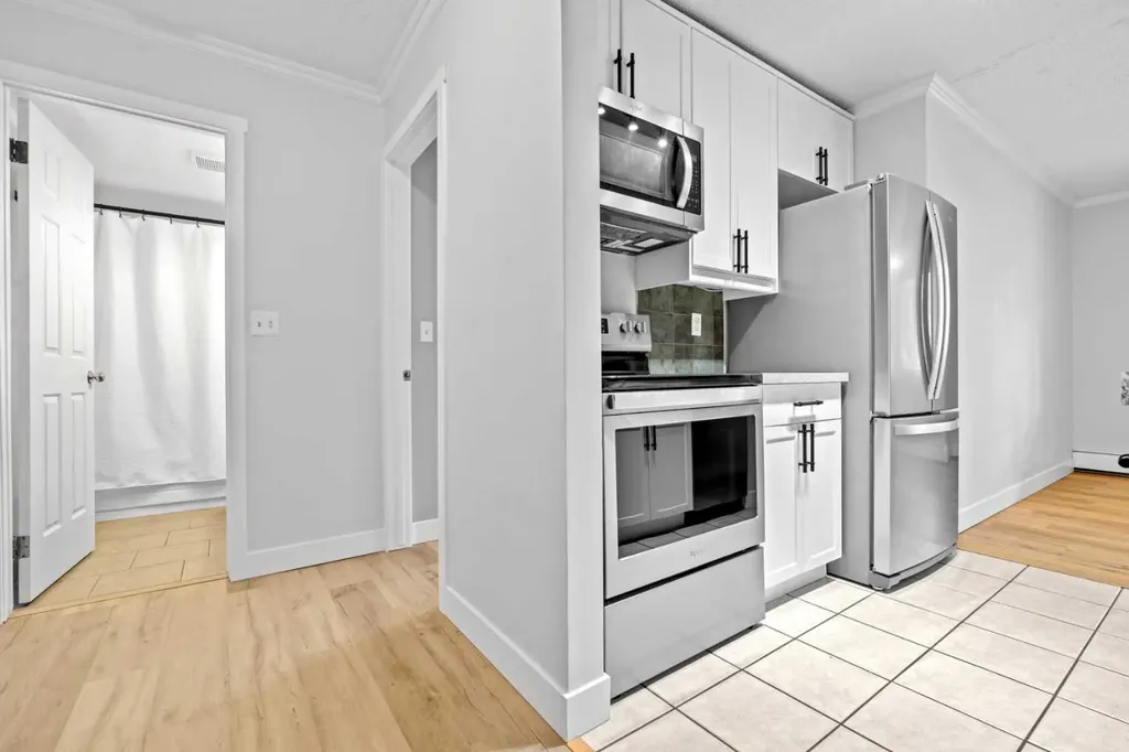 732 57 Avenue SW Calgary AB T2V0H4
