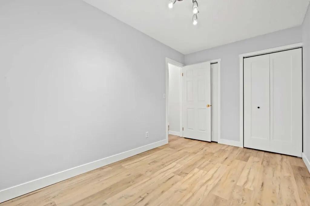 732 57 Avenue SW Calgary AB T2V0H4