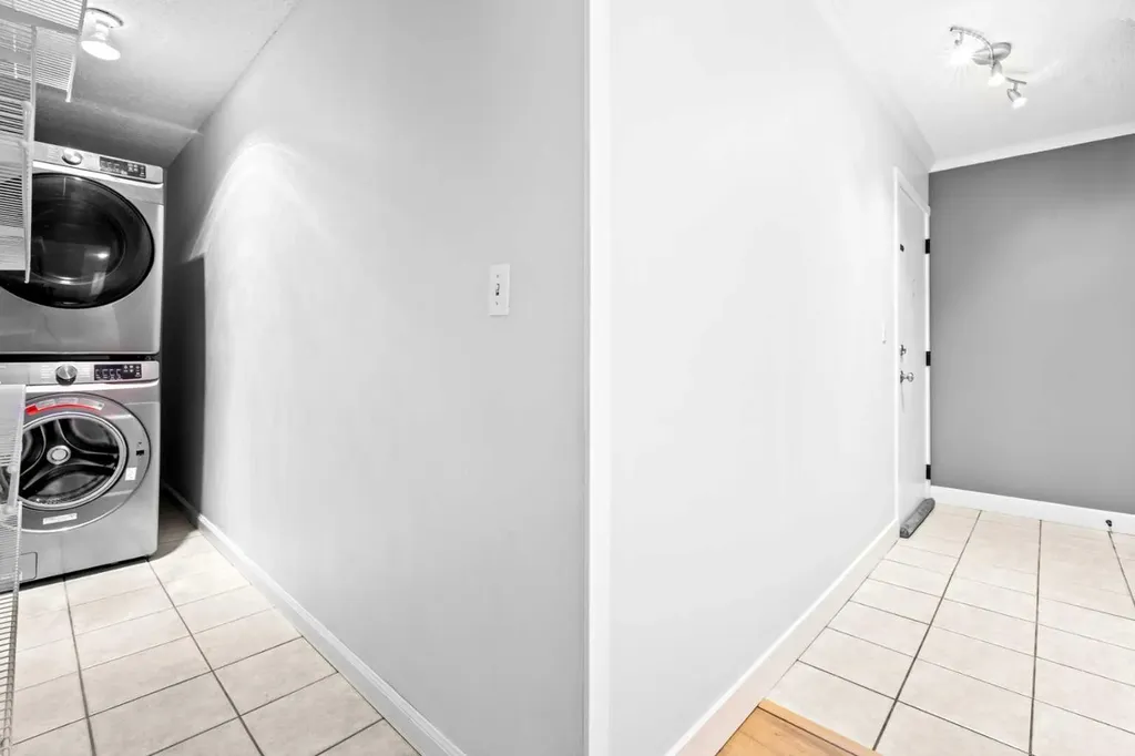 732 57 Avenue SW Calgary AB T2V0H4