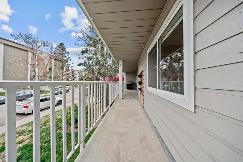 732 57 Avenue SW Calgary AB T2V0H4
