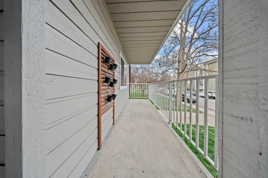732 57 Avenue SW Calgary AB T2V0H4