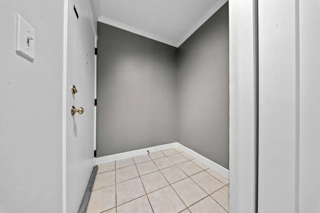 732 57 Avenue SW Calgary AB T2V0H4