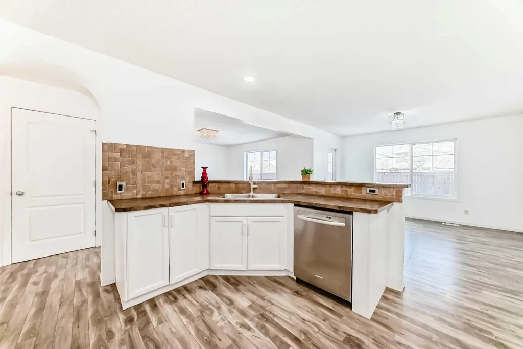 120 Springmere Grove Chestermere AB T1X 0B5