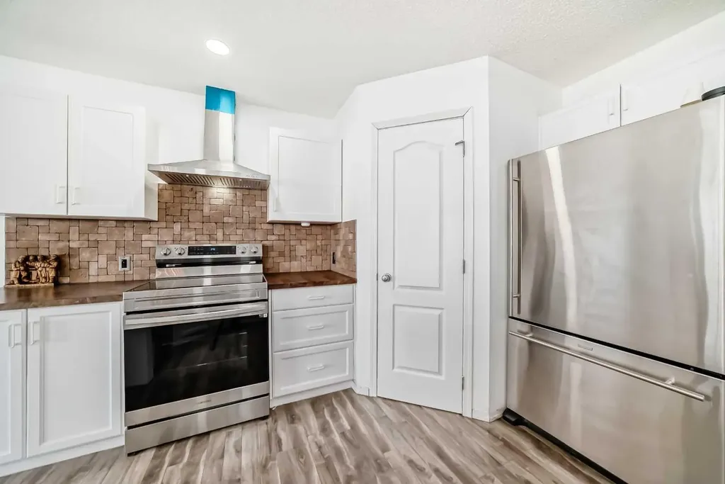 120 Springmere Grove Chestermere AB T1X 0B5