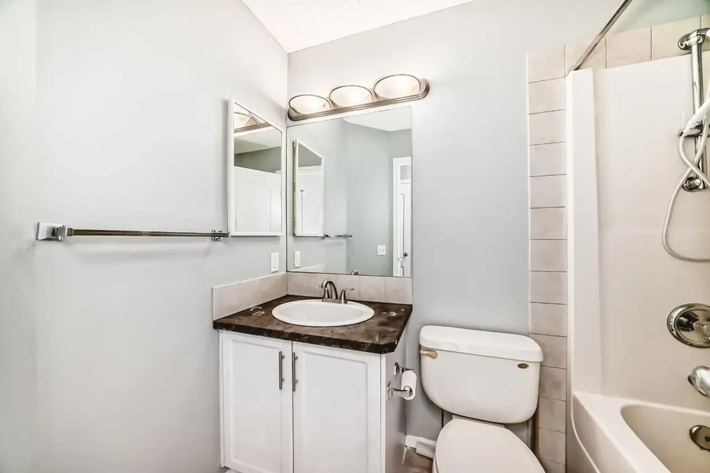 120 Springmere Grove Chestermere AB T1X 0B5