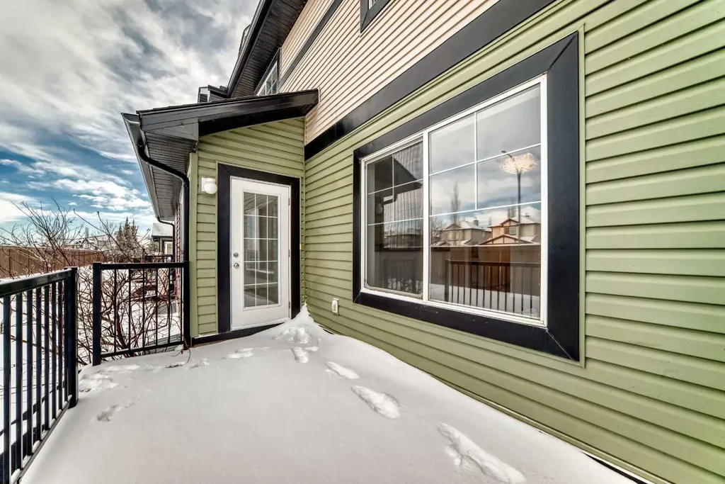 120 Springmere Grove Chestermere AB T1X 0B5