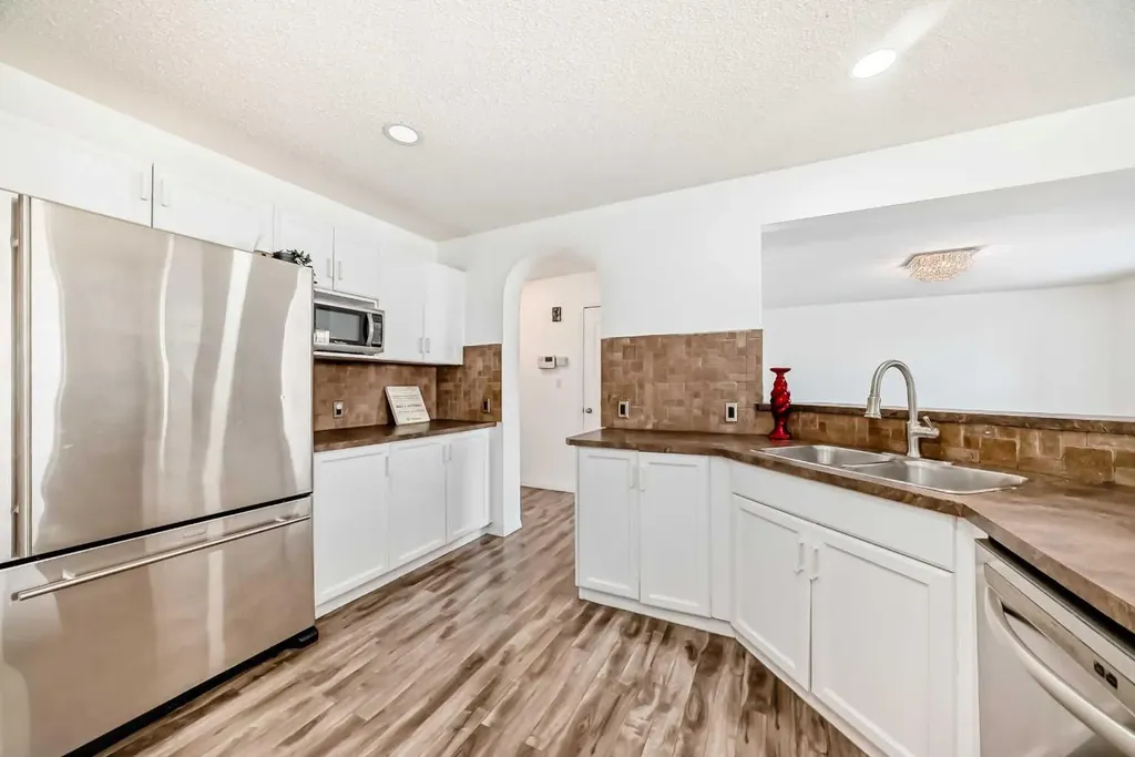 120 Springmere Grove Chestermere AB T1X 0B5