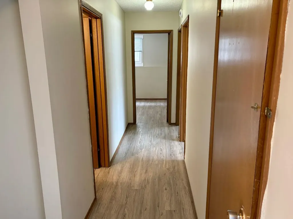 4828 Varsity Drive NW Calgary AB T3A 1A3