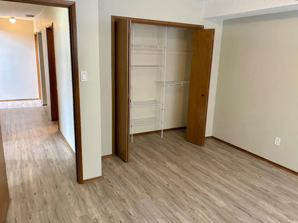 4828 Varsity Drive NW Calgary AB T3A 1A3