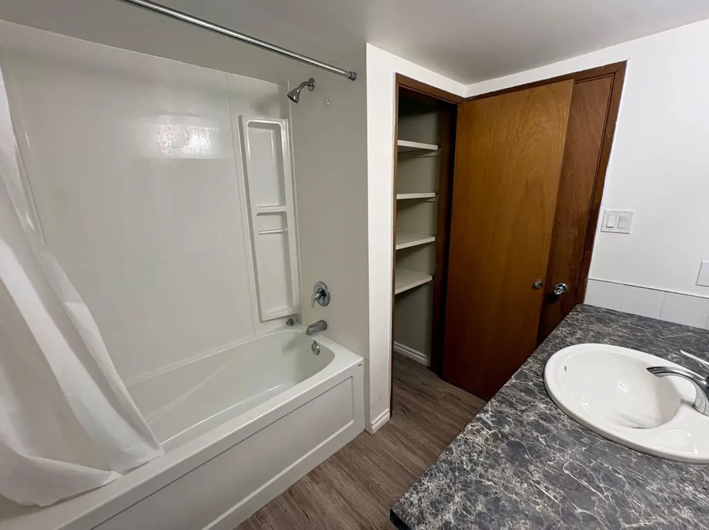 4828 Varsity Drive NW Calgary AB T3A 1A3