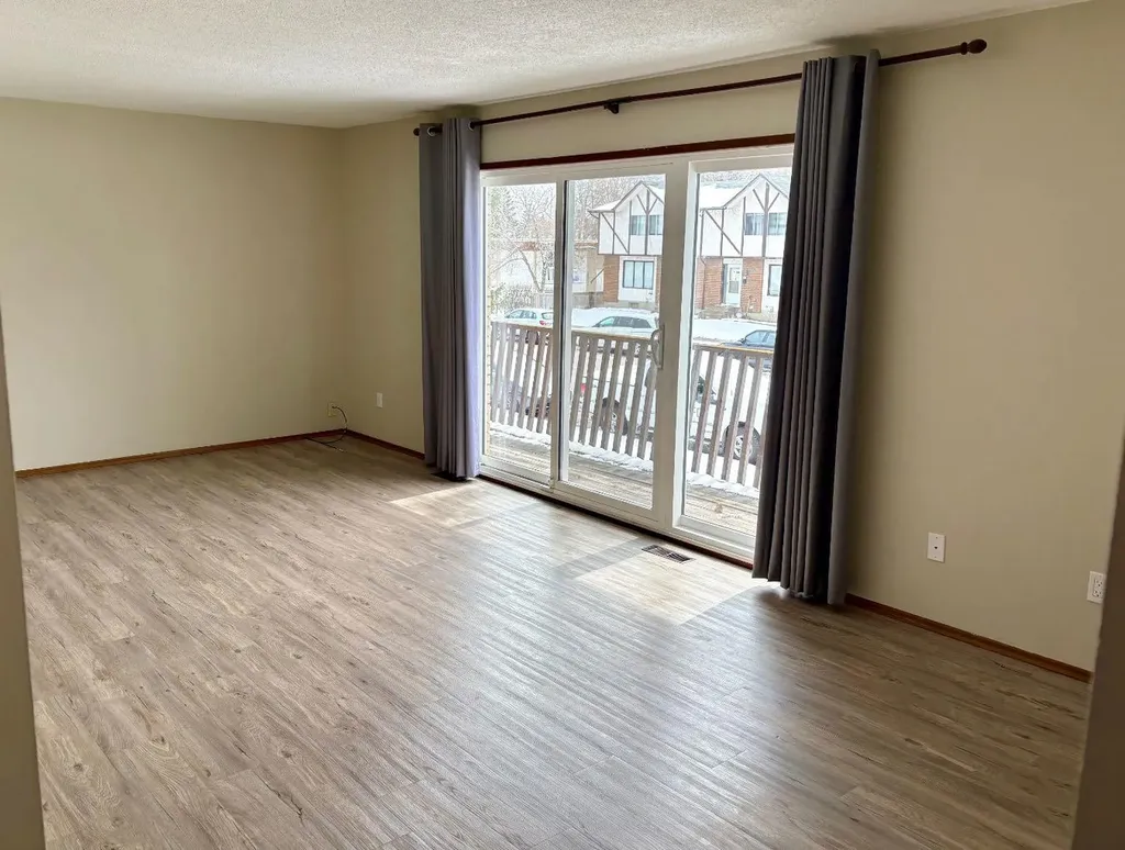 4828 Varsity Drive NW Calgary AB T3A 1A3