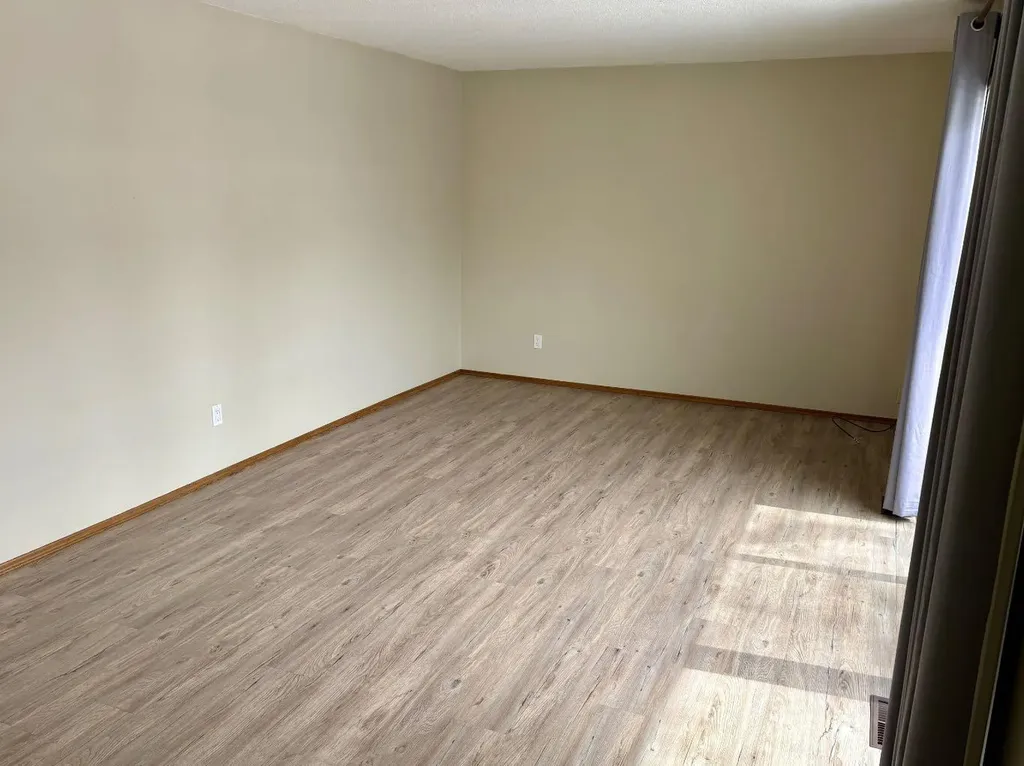 4828 Varsity Drive NW Calgary AB T3A 1A3