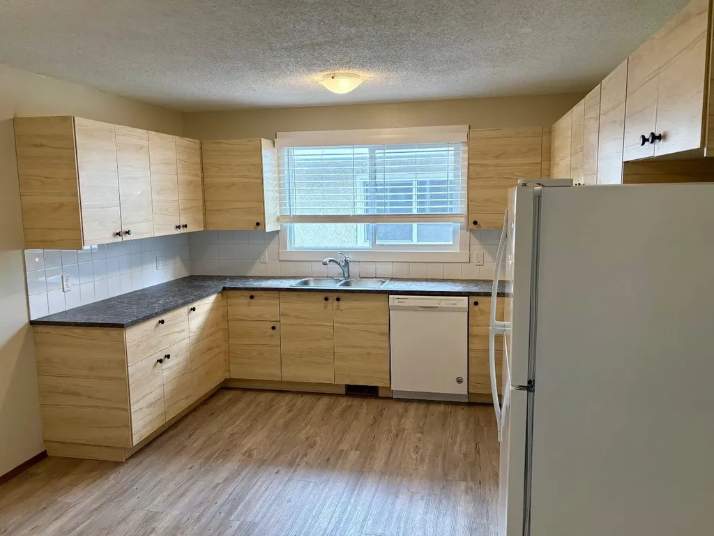 4828 Varsity Drive NW Calgary AB T3A 1A3