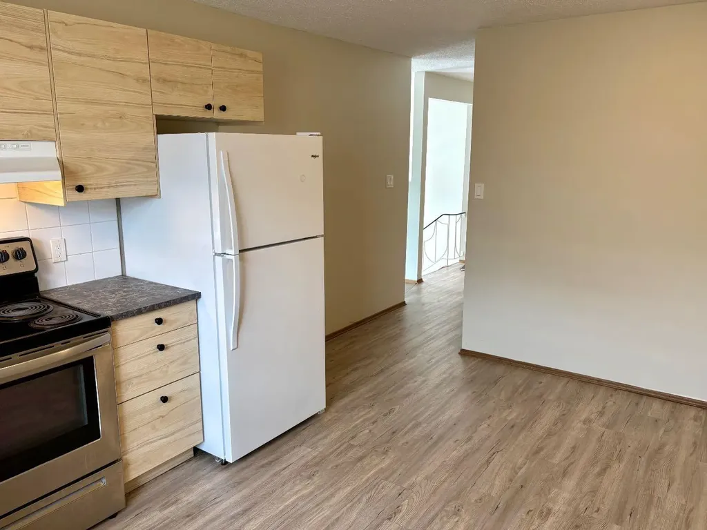 4828 Varsity Drive NW Calgary AB T3A 1A3