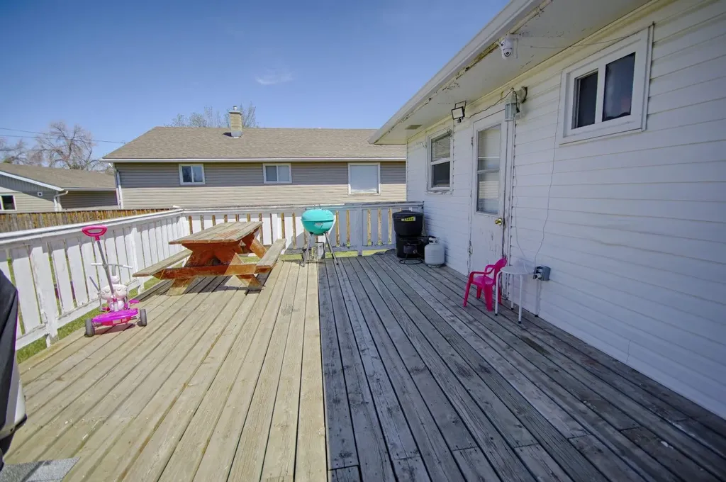5014 48 Street Taber AB T1G 1H1