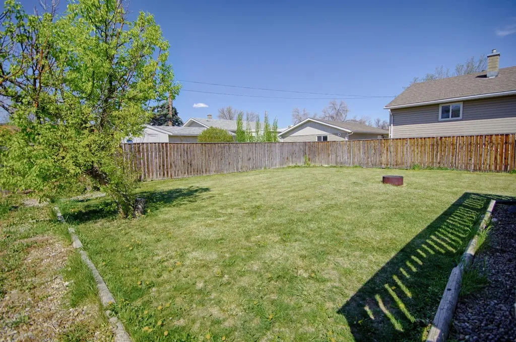 5014 48 Street Taber AB T1G 1H1