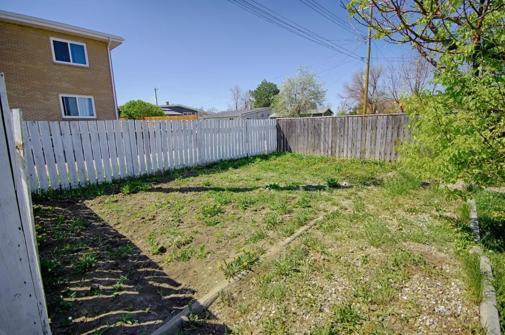 5014 48 Street Taber AB T1G 1H1