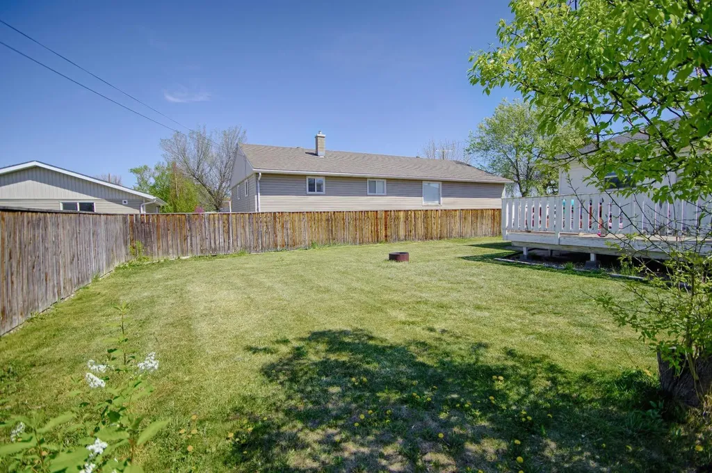 5014 48 Street Taber AB T1G 1H1