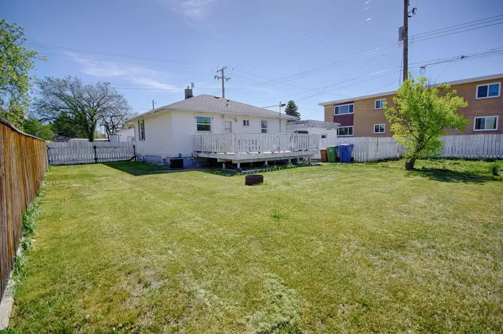 5014 48 Street Taber AB T1G 1H1
