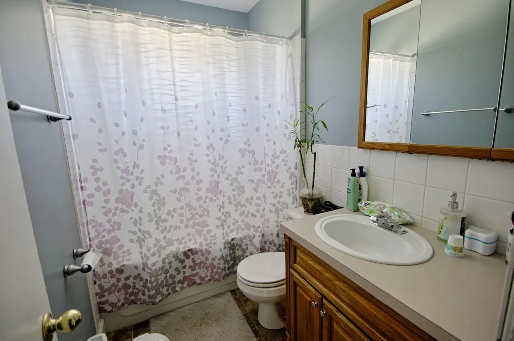 5014 48 Street Taber AB T1G 1H1