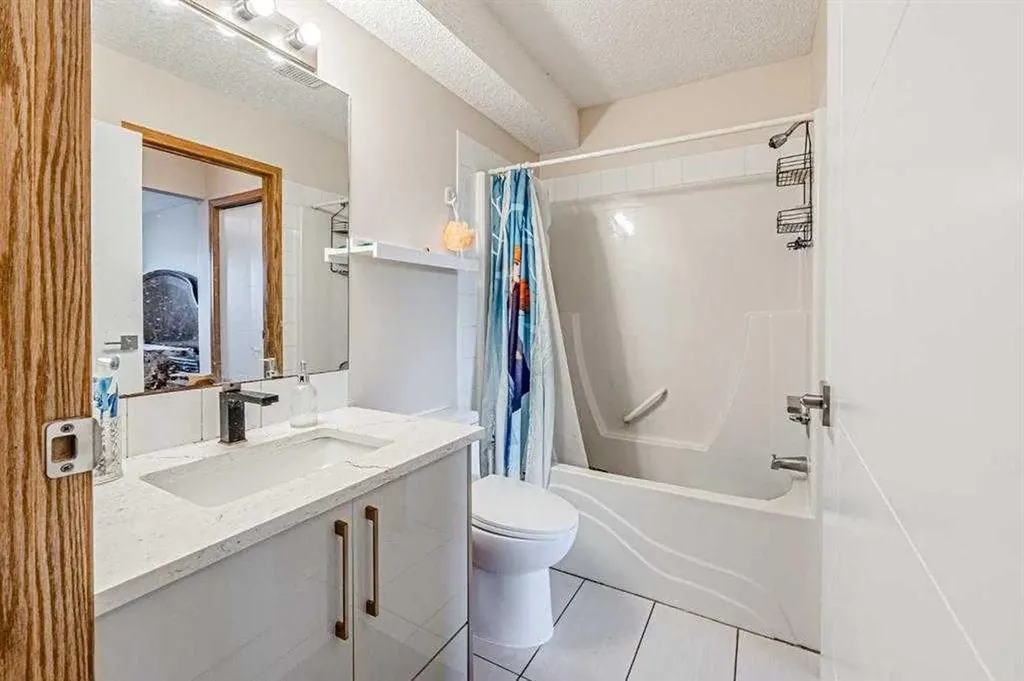 65 Martinvalley Road NE Calgary AB T3J 4L9