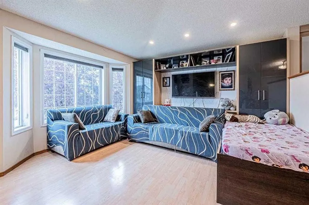 65 Martinvalley Road NE Calgary AB T3J 4L9