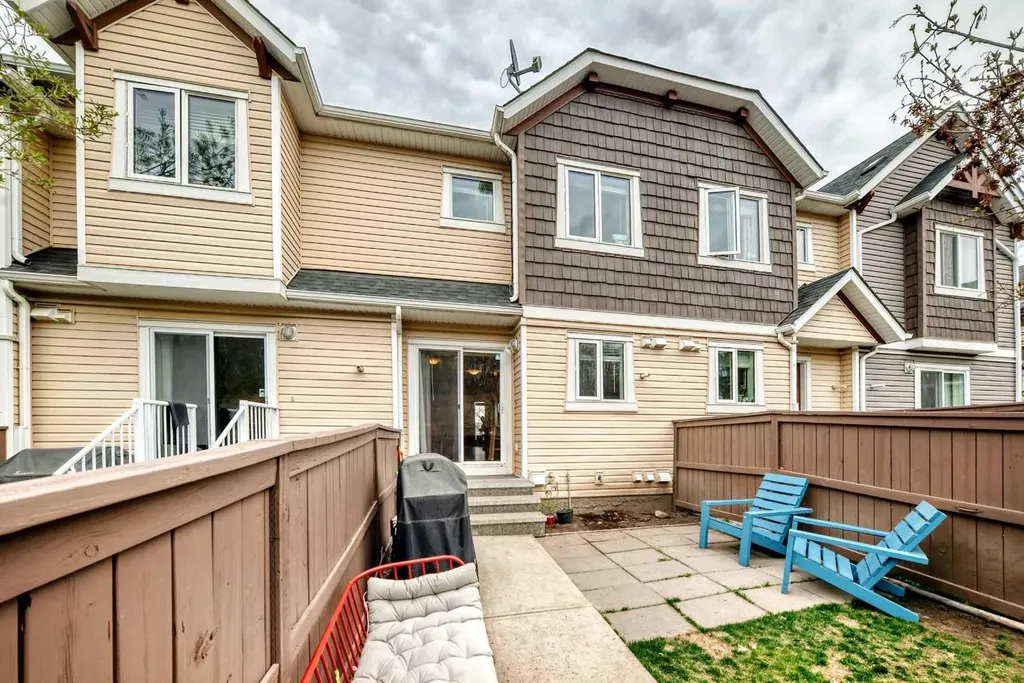 49 Aspen Hills Drive SW Calgary AB T3H 0P8