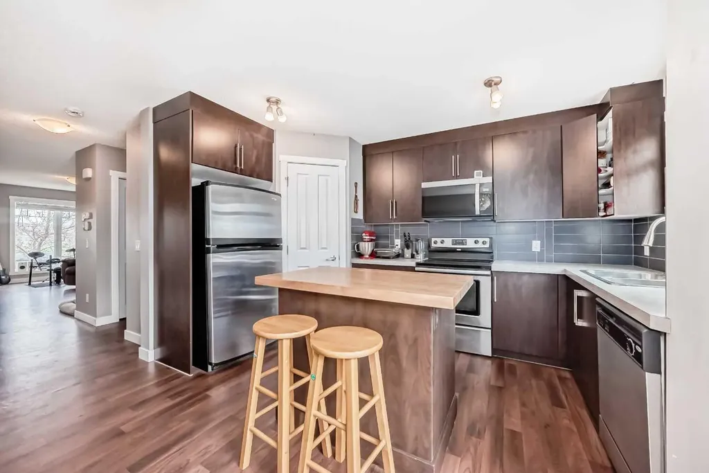49 Aspen Hills Drive SW Calgary AB T3H 0P8