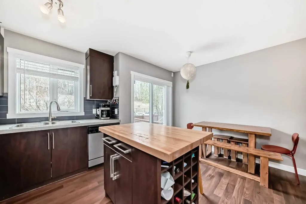 49 Aspen Hills Drive SW Calgary AB T3H 0P8