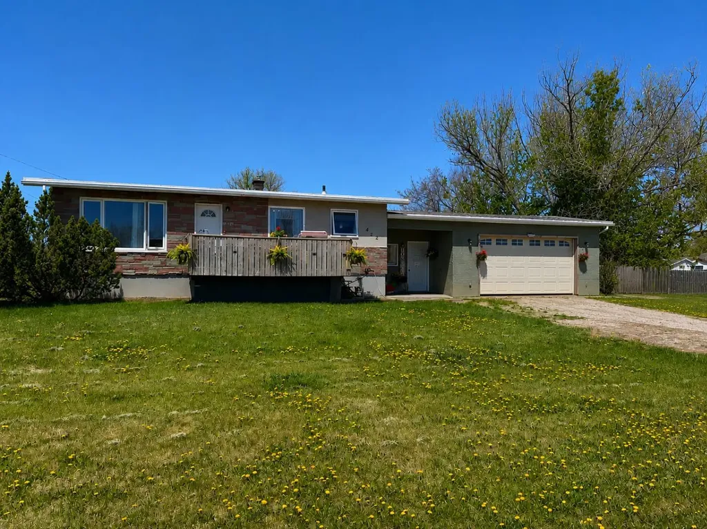 422 3rd Avenue Stirling AB T0K2E0